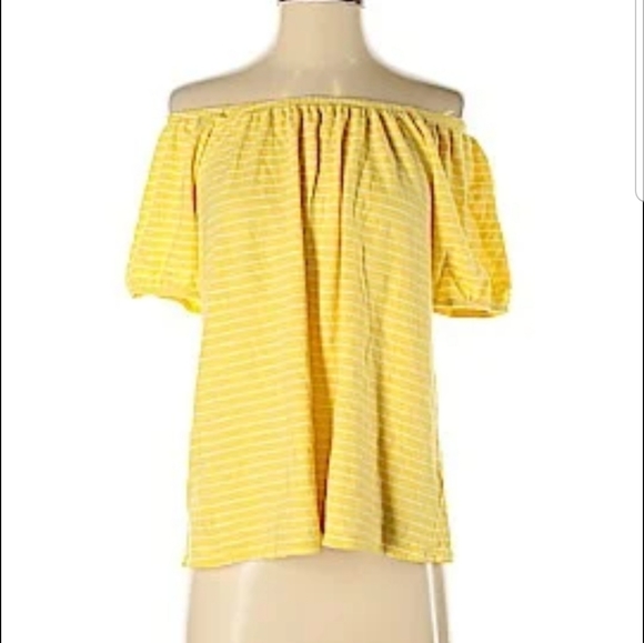 Old Navy Tops - Old Navy yellow striped peasant top! Sz Large